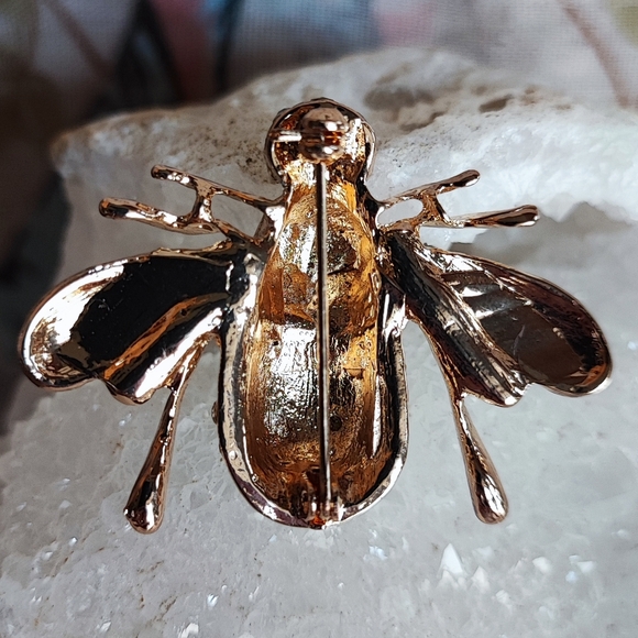 Shiny Gold Tone Vintage Honey Bumble Bee Clear Rhinestone Brooch Black Eyes - Picture 9 of 12